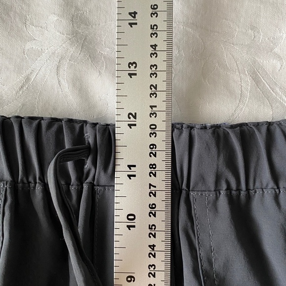 Koi Basics Women's Bluish-Gray Cargo Scrub Pants Size Large Short Workwear - Picture 8 of 10